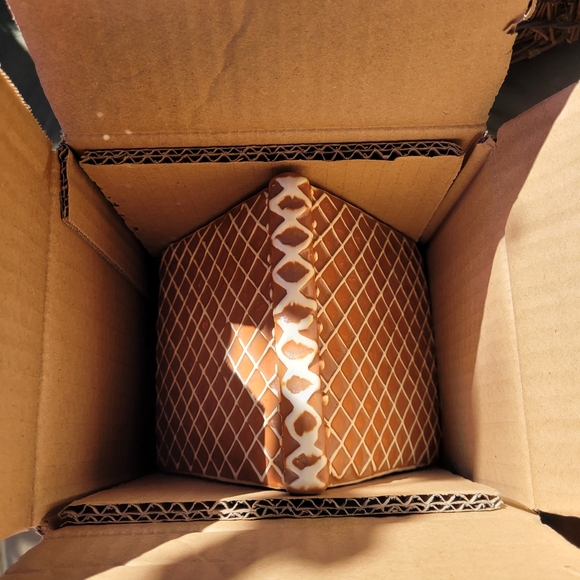 Pottery Barn Tall Gingerbread Village House! BNIB! - Picture 6 of 7